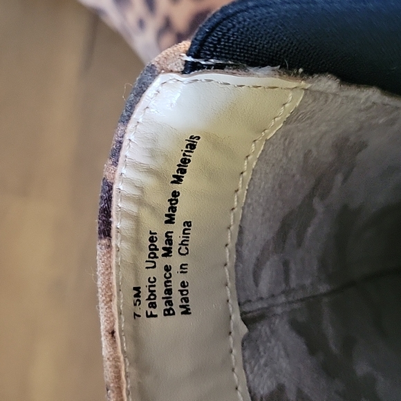 Leopard Print Heeled Booties - Picture 5 of 6